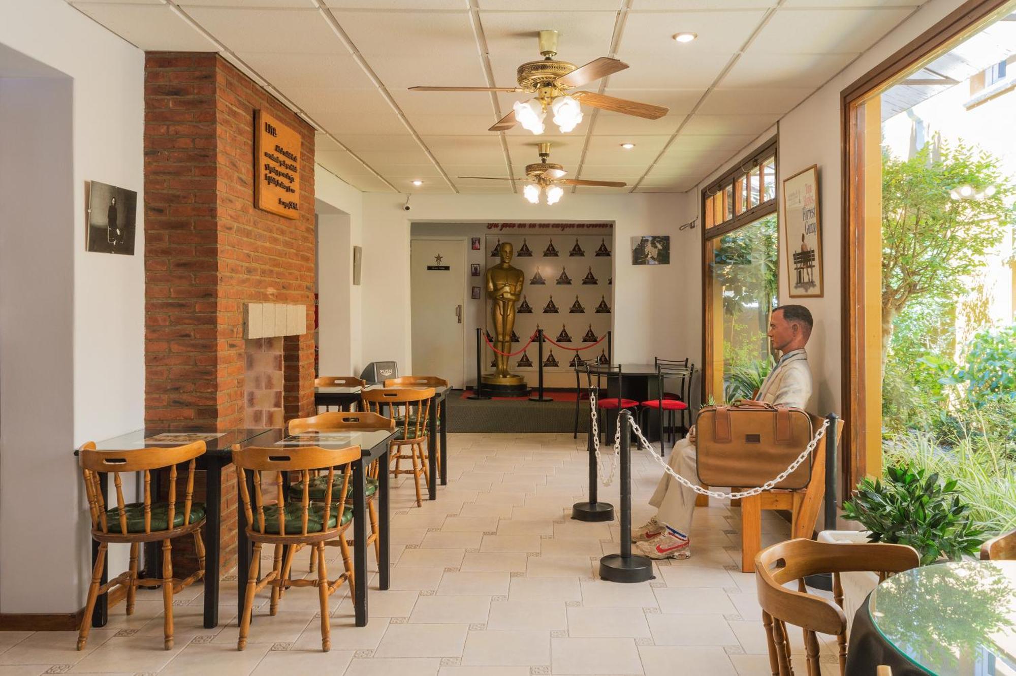 Hotel De Cine Las Golondrinas Villa Gesell Dış mekan fotoğraf