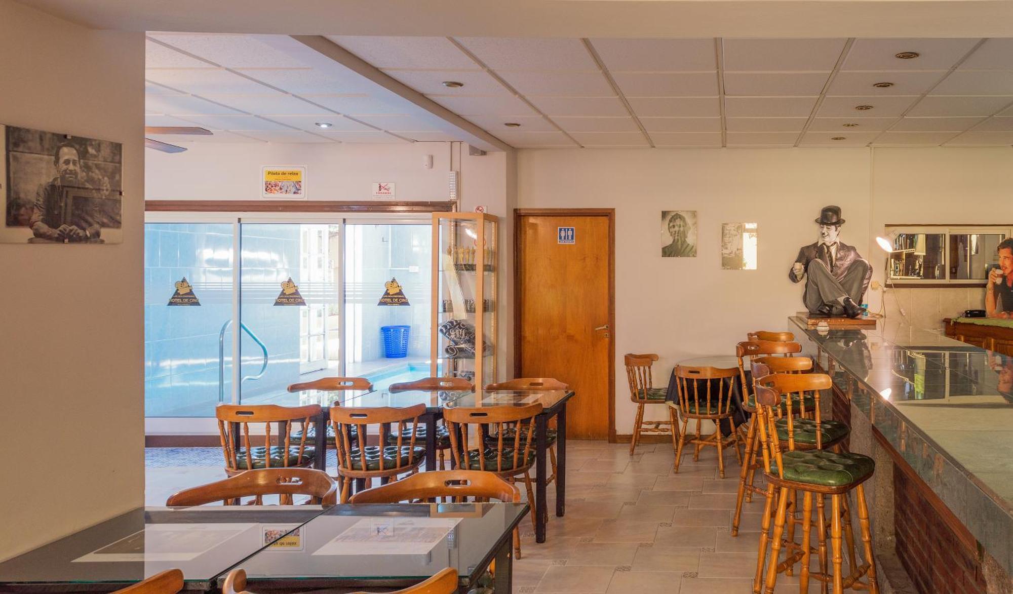 Hotel De Cine Las Golondrinas Villa Gesell Dış mekan fotoğraf