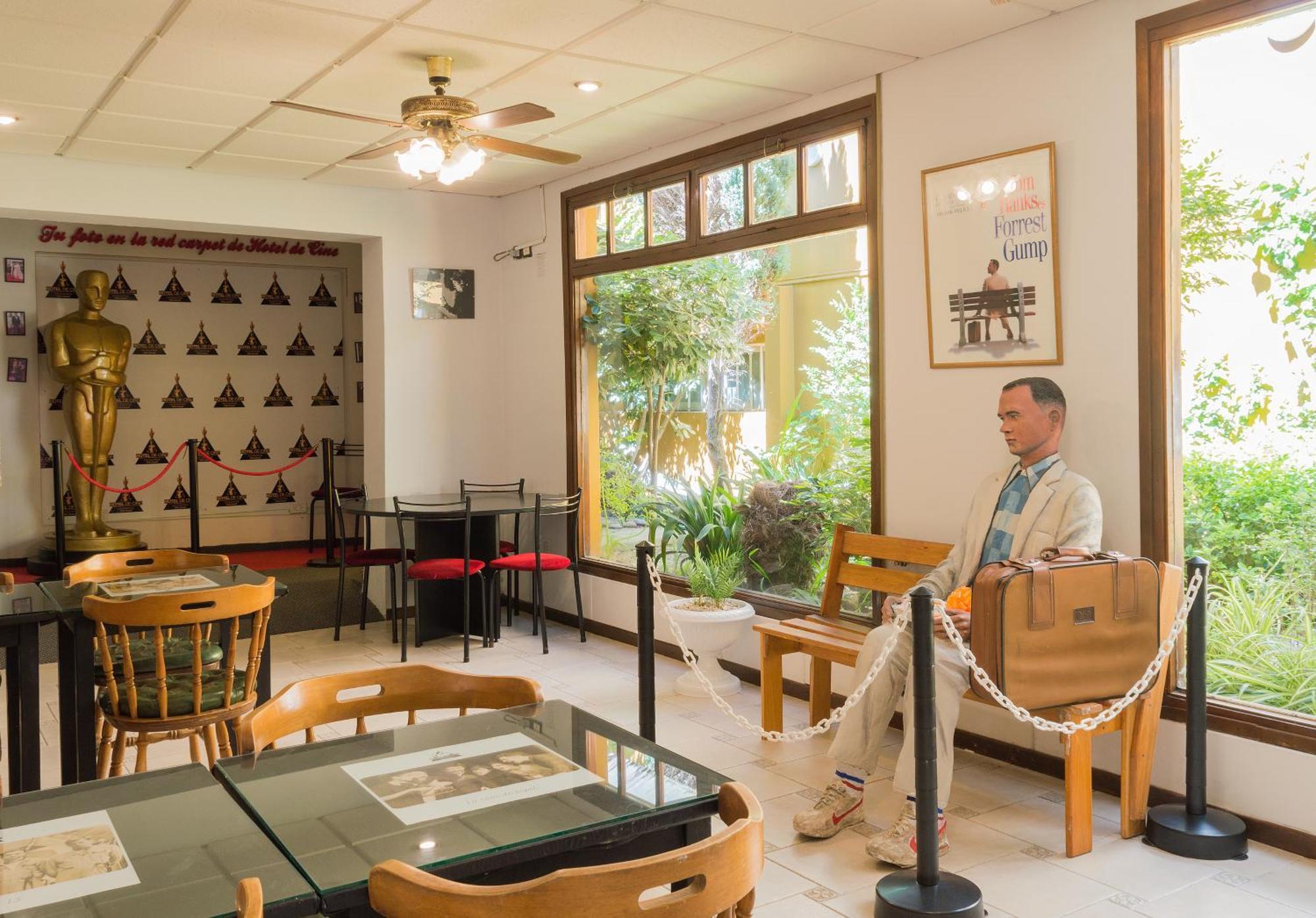 Hotel De Cine Las Golondrinas Villa Gesell Dış mekan fotoğraf